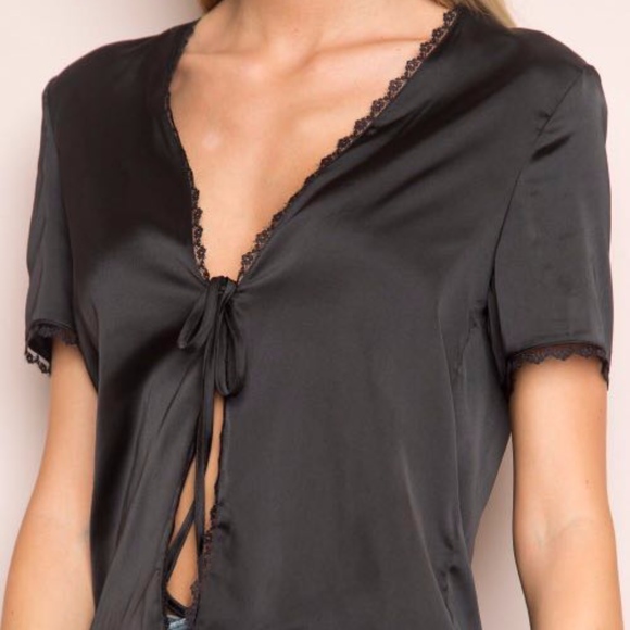 Brandy Melville Tops - Brandy Melville Tie Shirt